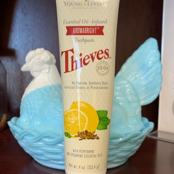 Thieves Aromabright Toothpaste - Picture 1 of 3